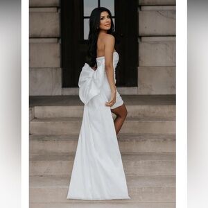 Nookie adore me two way White Strapless dress with Dramatic Bow Train